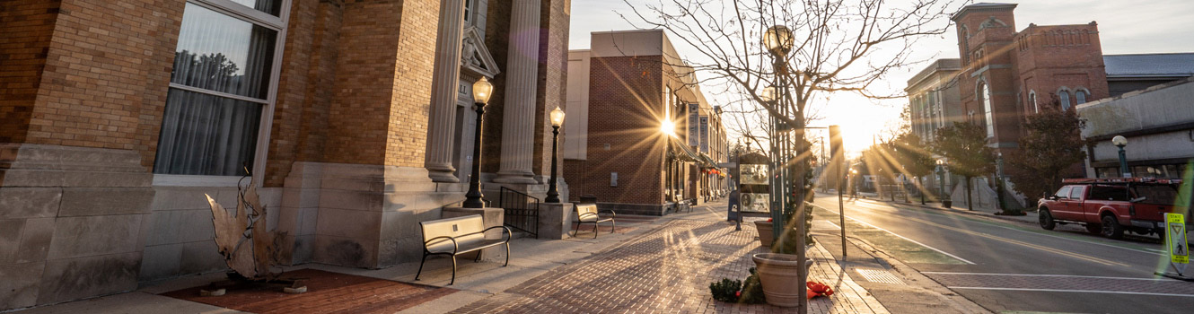 Sun shining in Downtown Adrian